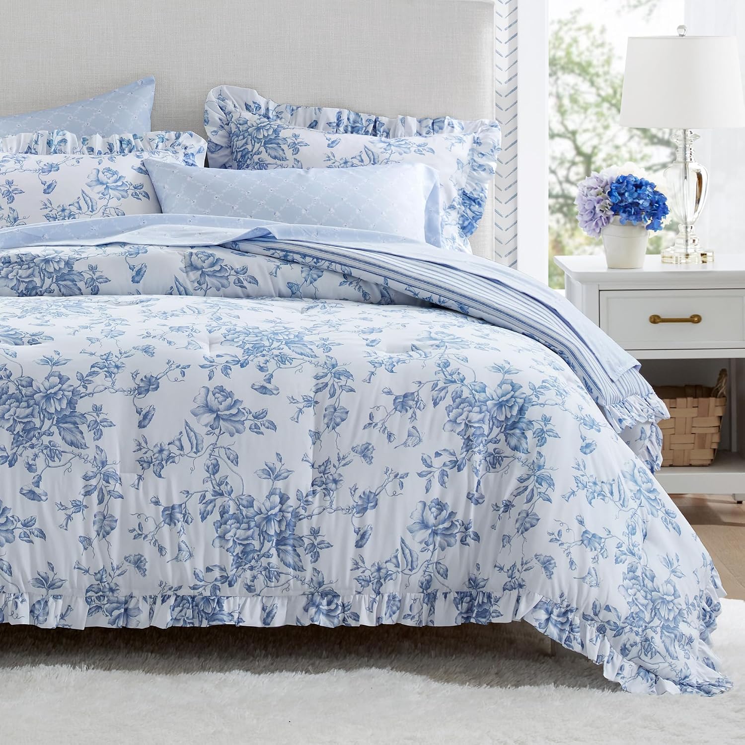 Blue Floral 7-Piece Comforter Set with Sheets